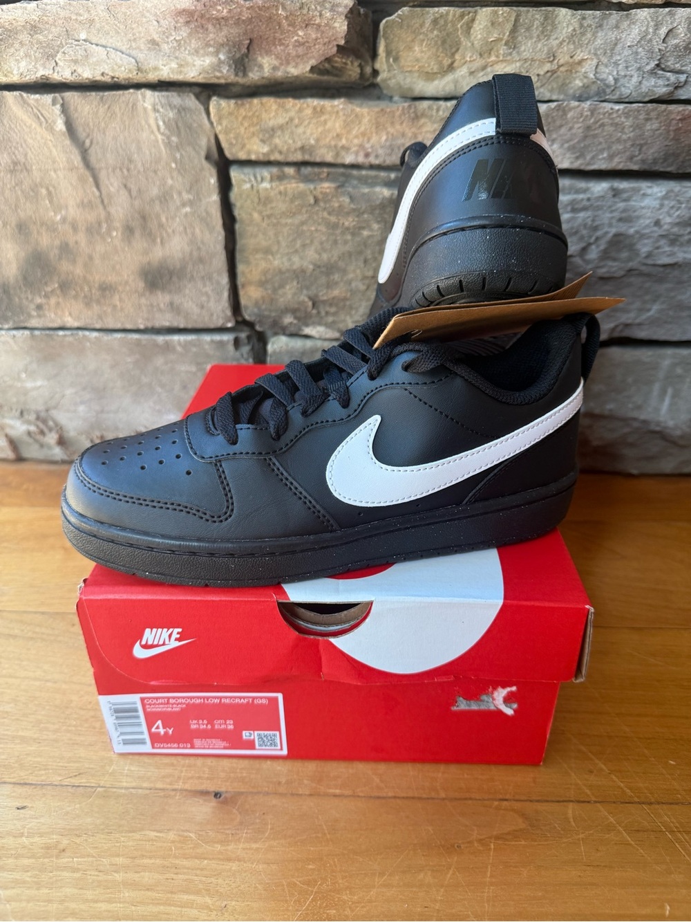 NIB/New Boys Nike Court Borough Low Recraft shoes size 4Y